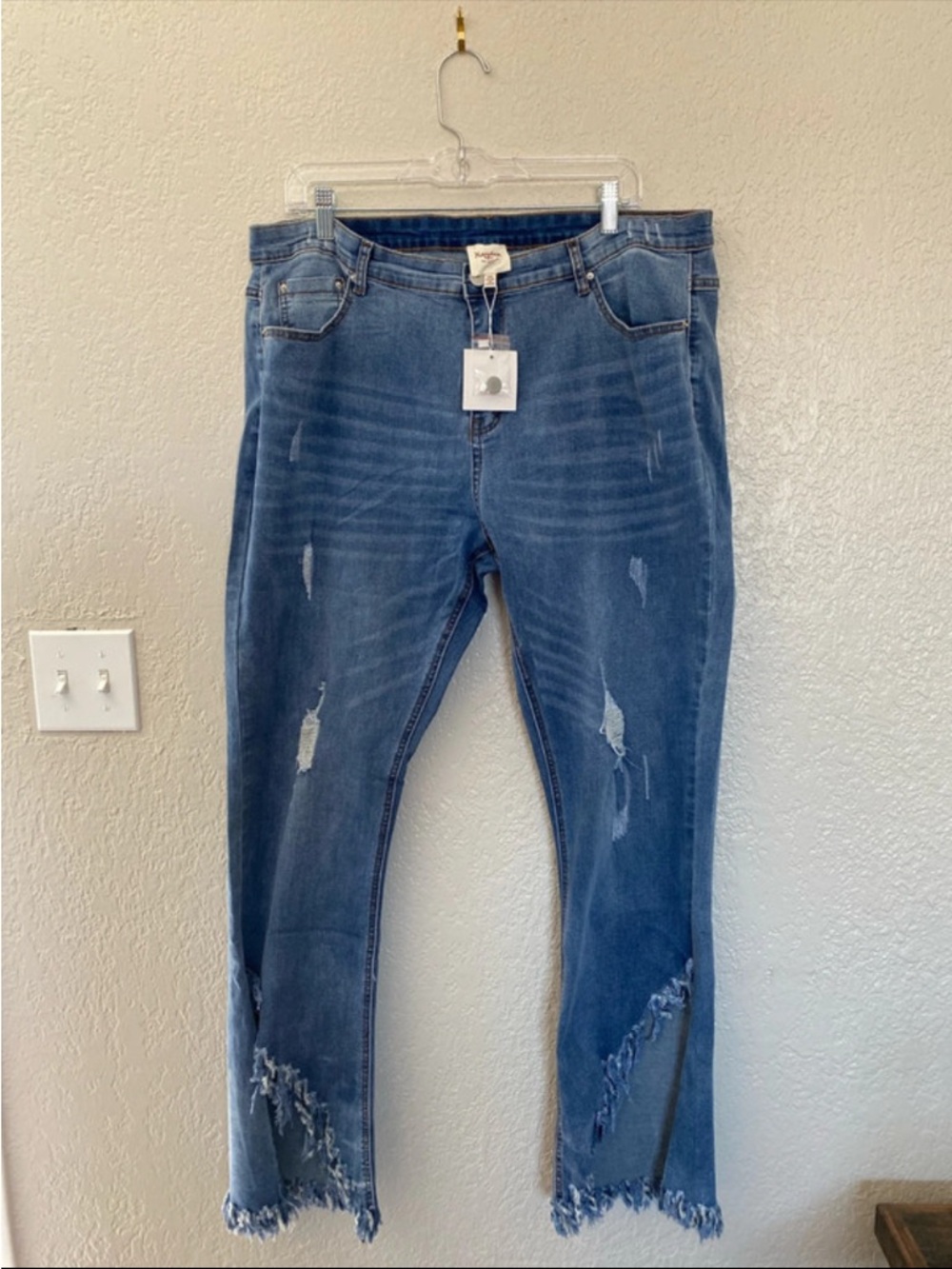 #H375 - NWT - Hayden Boho Distressed Denim Jeans - 2X